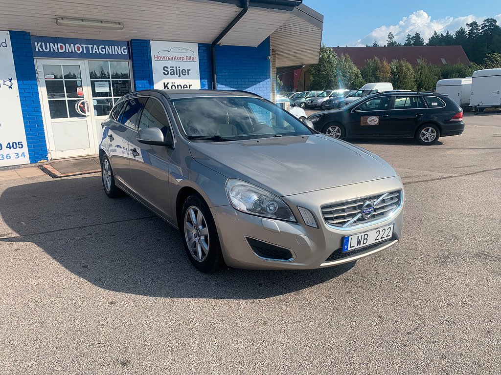 Volvo V60 D2 Momentum Euro 5 NYBES