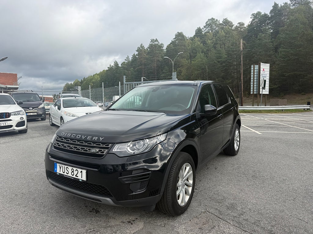 Land Rover Discovery Sport 2.0 TD4 AWD 150hk 9000 mil Dragkrok Navi Nyservad MOMS 