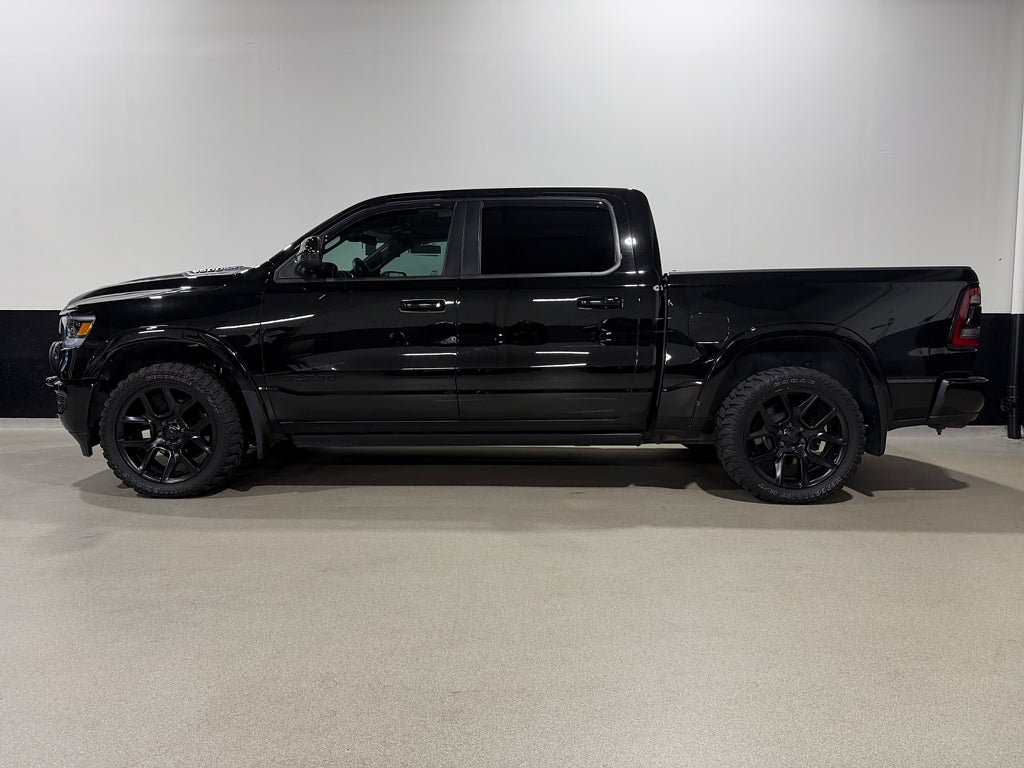 Dodge RAM Crew Cab Night Edition
