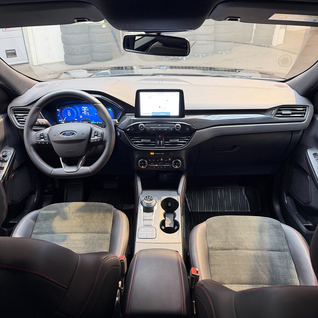 Ford Kuga Plug-In Hybrid E-CVT ST-Line B&O Carplay B-kamera Drag