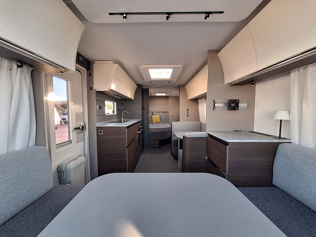 Adria Alpina 753 UP Dubbelbädd, Dusch, Nytt Tält