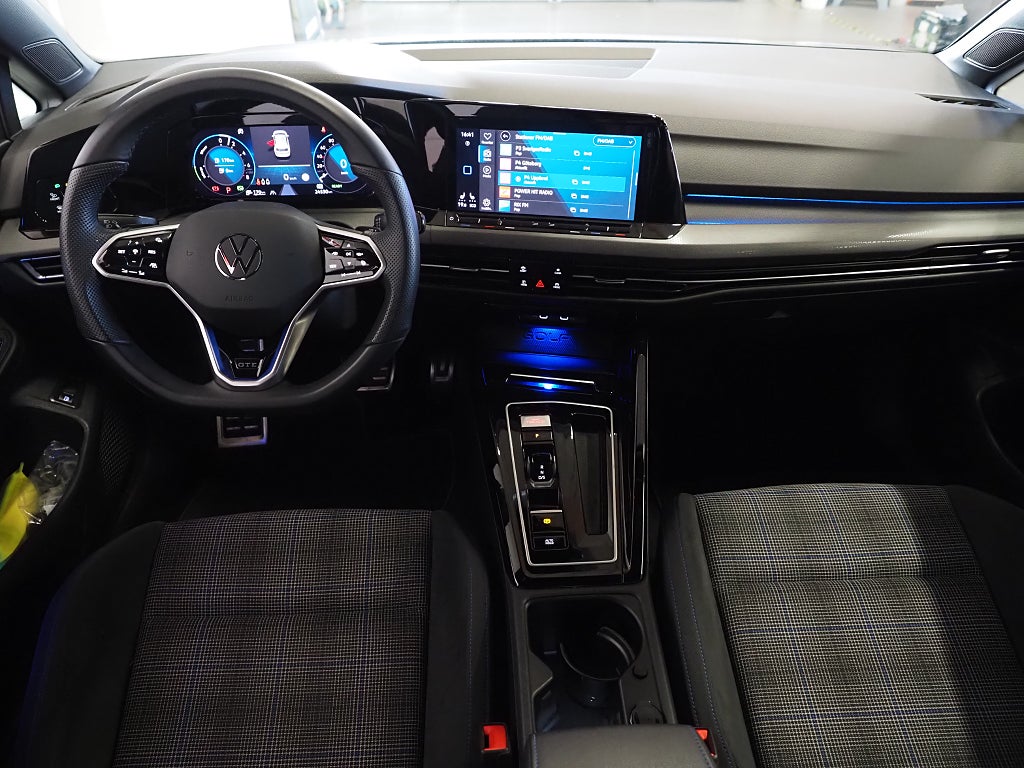 Volkswagen Golf GTE 1.4 TSI Plug-in 245hk Drag P-Värm Kamera Navi IQ 2023