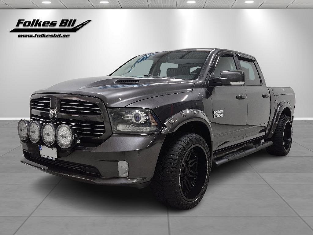 Dodge RAM 1500 Sport Crew Cab V8 HEMI Luft / RAMBOX