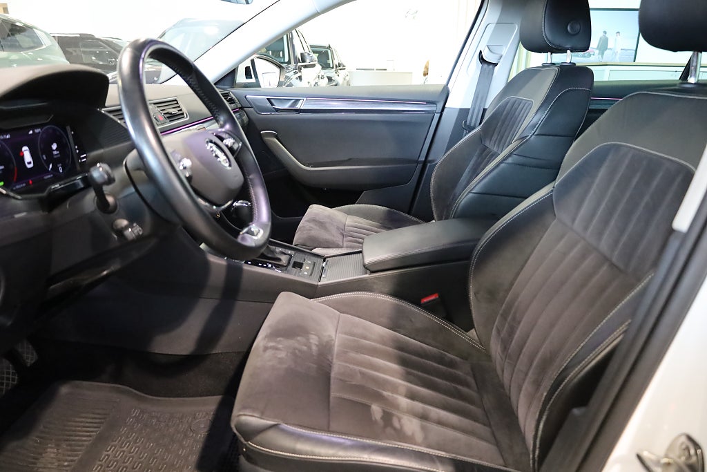 Skoda Superb iV Kombi 1.4 TSI iV Business Edition Drag Värmare 2022
