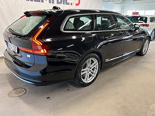 Volvo V90 Recharge T6 AWD Automat Momentum S&V-Däck/Kamera