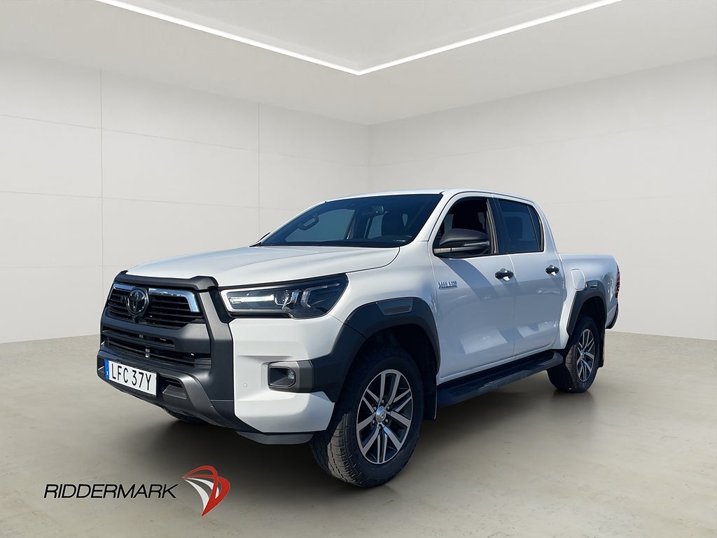 Toyota Hilux Invincible 2.8 4WD M/K-Värm JBL Drag Skinn Moms