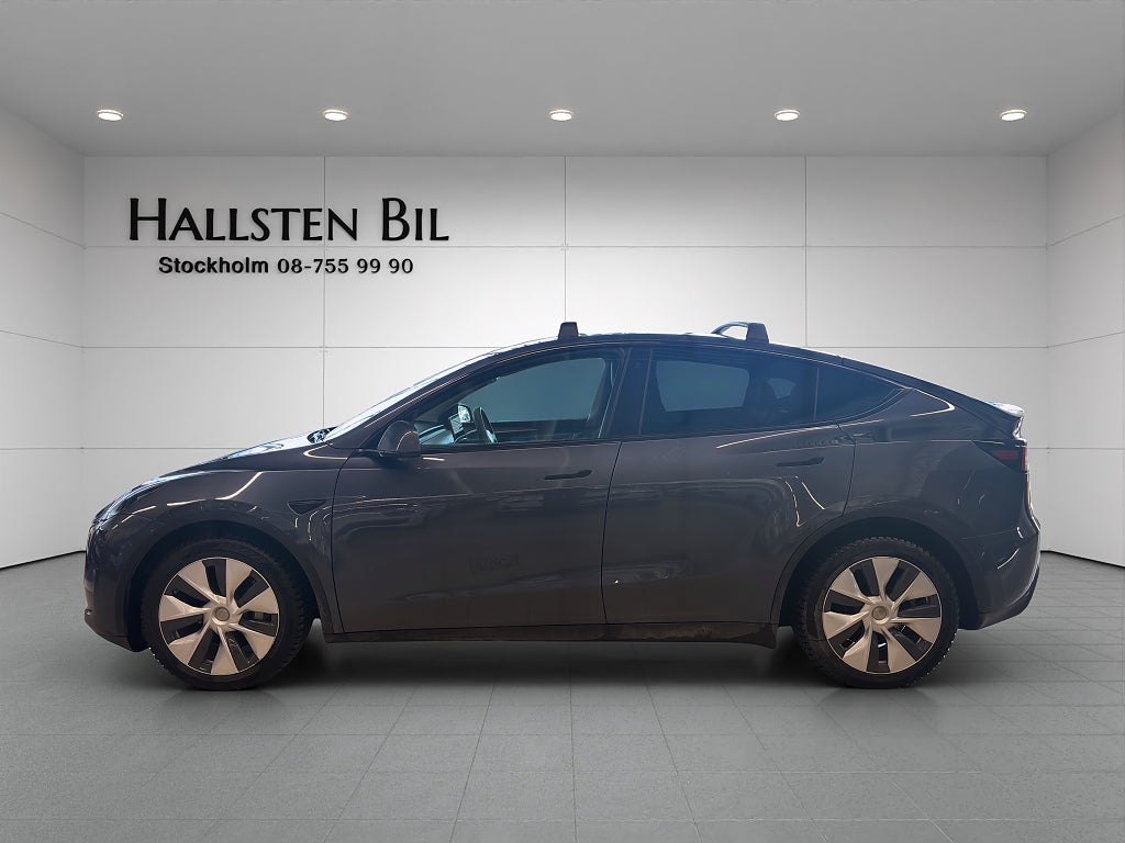 Tesla Model Y Long Range AWD 514hk Pano Autopilot Svensksåld