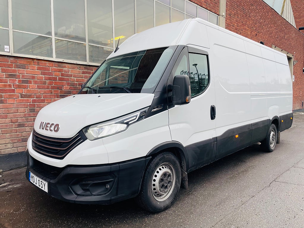 Iveco Daily 35-160 Skåpbil 2.3 JTD Hi-Matic Appel Carplay Kamera