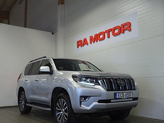 SUV Toyota Land Cruiser 3 av 29