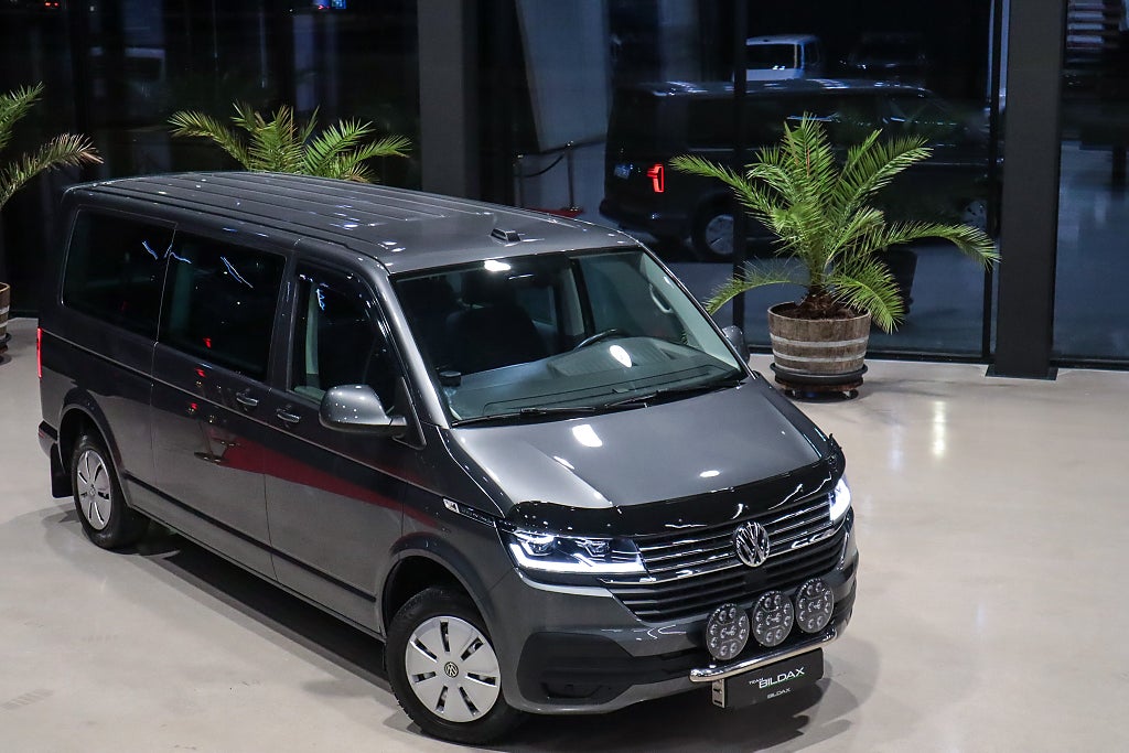 Volkswagen Caravelle LÅNG 2.0 TDI DSG DUBBLA DÖRRAR NAVI KAMERA DRAG 8-SITS