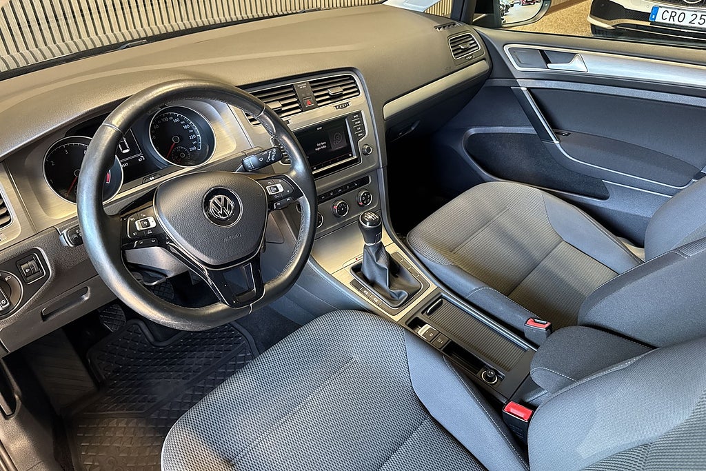Volkswagen Golf 5-dörrar 1.6 TDI DPF BMT 4Motion Base