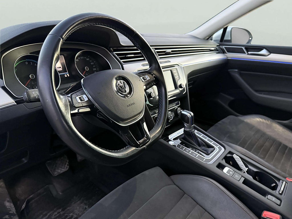 Volkswagen Passat Variant GTE 1.4 TSI ACT Nybesiktigad Kamrem bytt - miniatyr 12