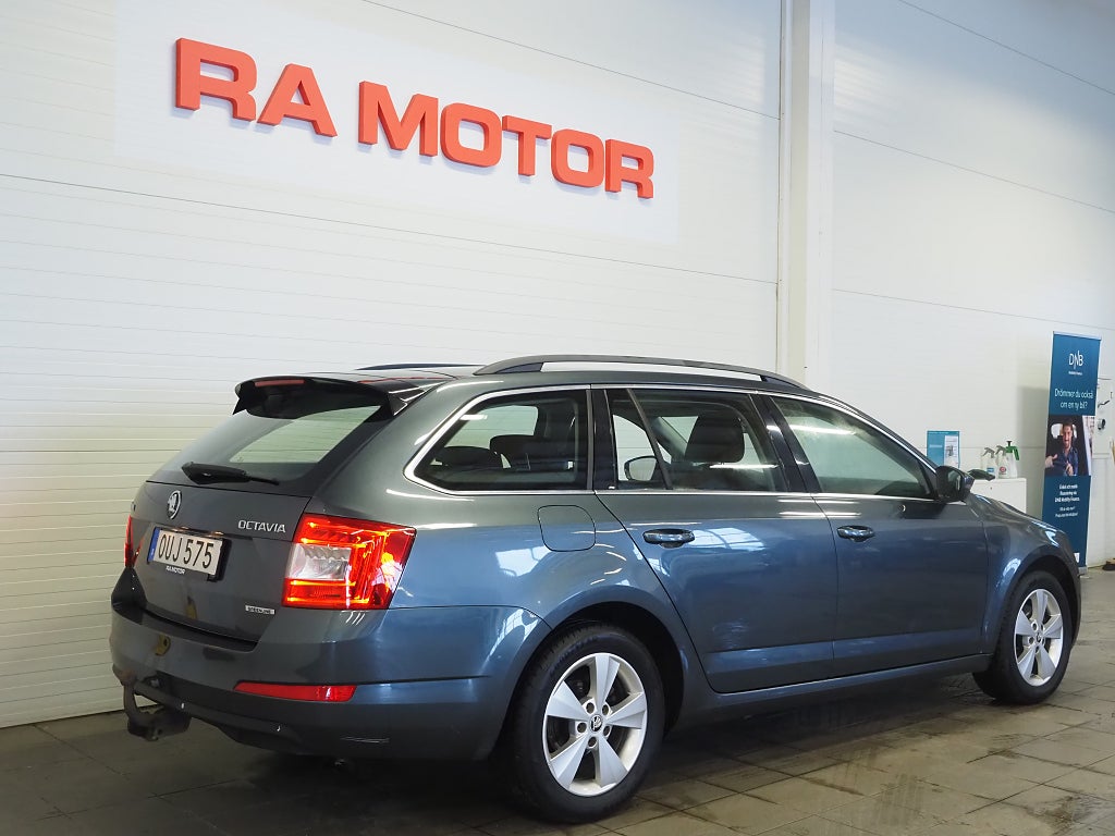 Skoda Octavia 1.6 TDI 110hk Greenline Pluspaket Dragkrok P-Sensorer 2015