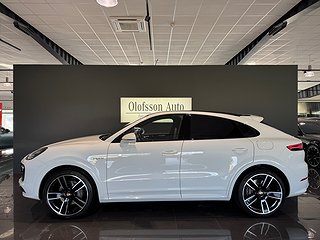 SUV Porsche Cayenne 10 av 14