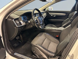 Volvo V90 D4 AWD Momentum Adv Kamera/Drakrok/SoV-Däck/Navi – bild 7