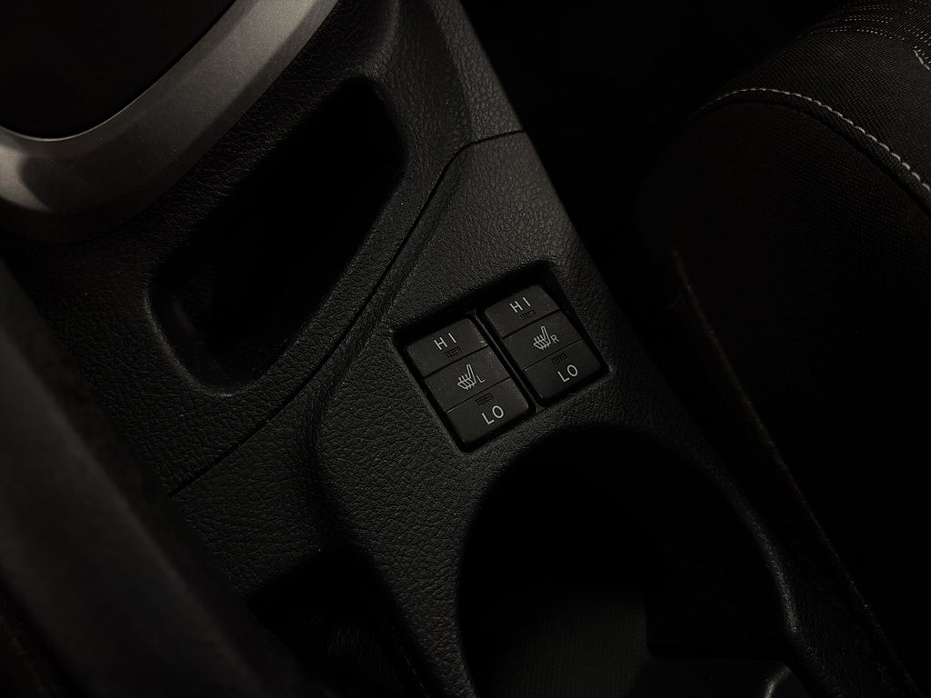 Toyota Auris Hybrid e-CVT, Navi, Kamera, 3 brukare