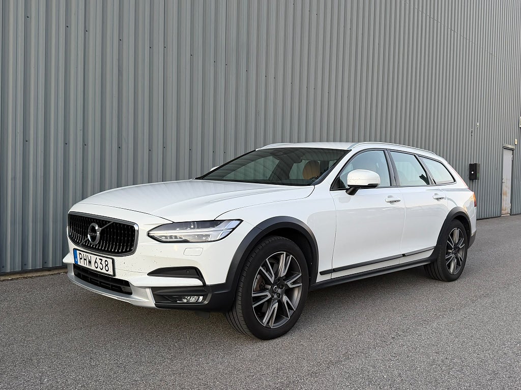 Volvo V90 Cross Country D4 AWD  PRO Aut Skinn Navi Drag Värmare  Euro 6