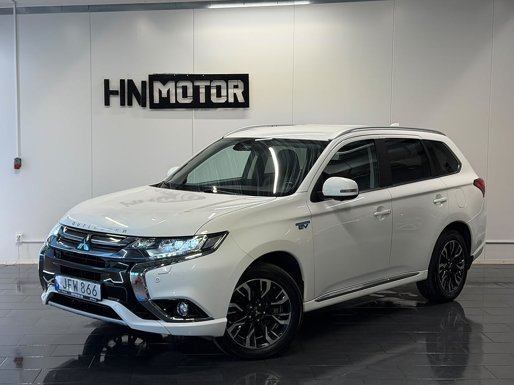 Mitsubishi Outlander PHEV Aut Business |2Ägare|BLIS|BKam|Skinn|DRAG|NyServ