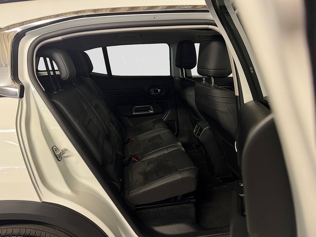 Citroën C5 Aircross 1.2 PT 131hk Aut Pano Navi Kamera Dragkrok Ny kamrem bild 15