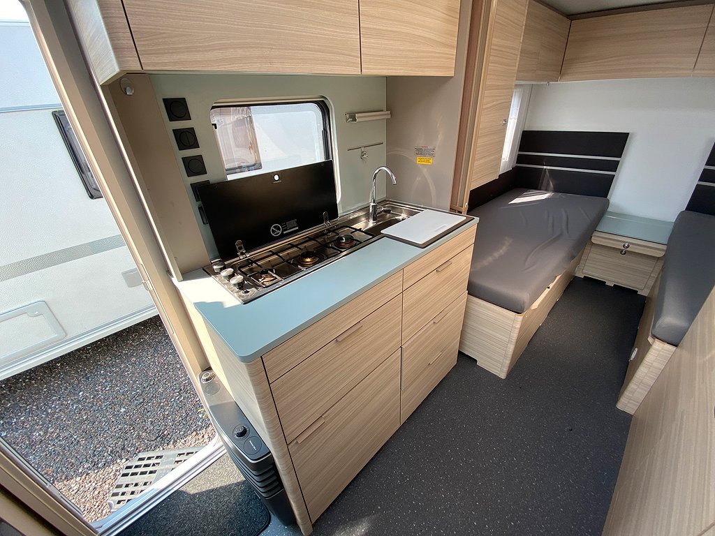 Adria Altea 502 UL / Långbädd / EL-patron / Golvvärme/1500kg - Adria