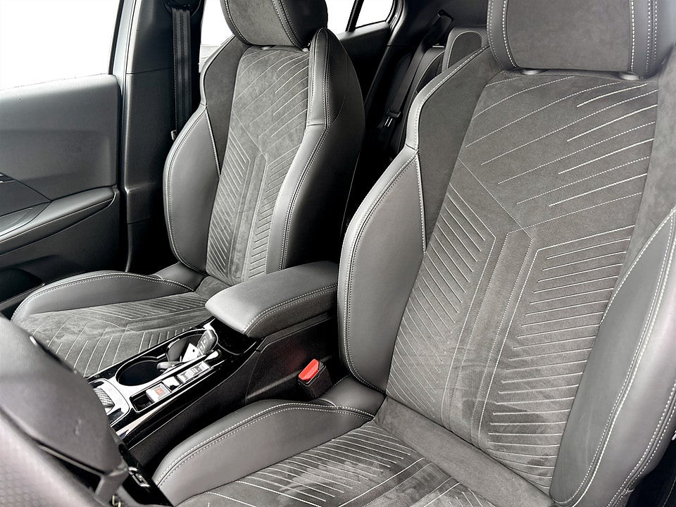 Bild på Peugeot 2008 GT 1.2 PT 130hk - BACKKAMERA, ELSTOL