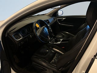 Volvo V60 D4 Momentum Business Edition Pro Drag/SoV-Däck/P-Sens – bild 7