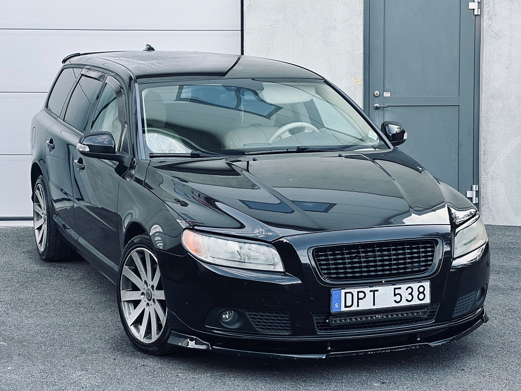Volvo V70 D5 Geartronic NyBesiktad! Kamrembytt