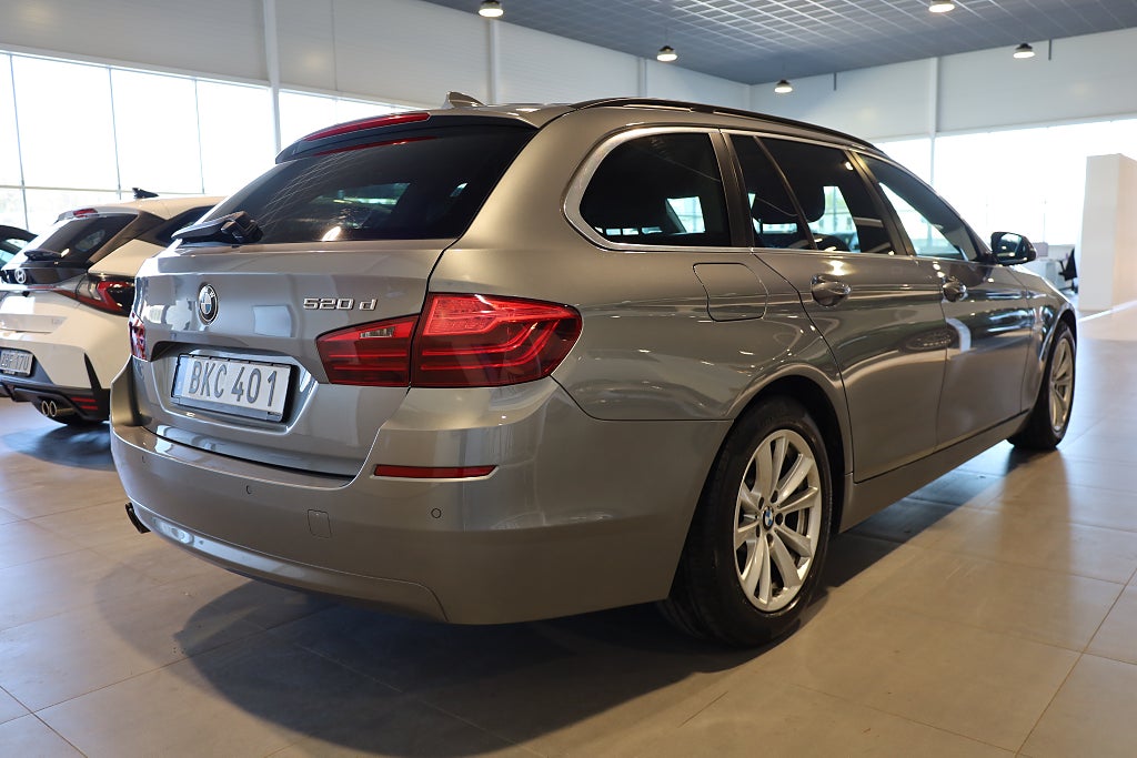BMW 520d Touring AUT Drag Läder PDC Connected Blåtand Rattvärme