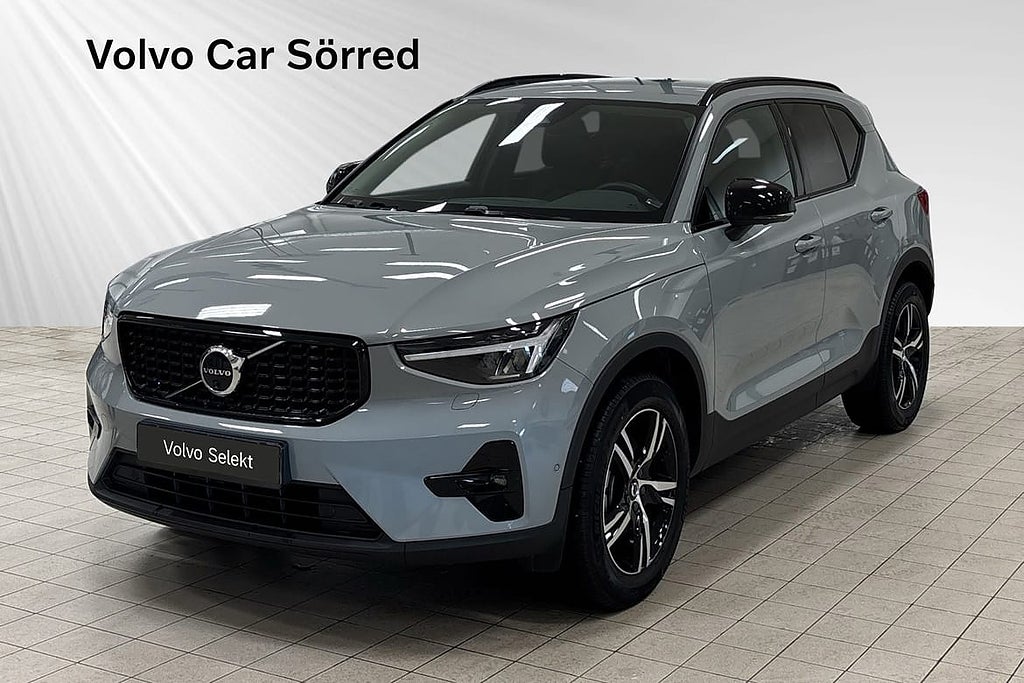 Volvo XC40 B3 FWD Bensin Plus Dark I Läder I 360°