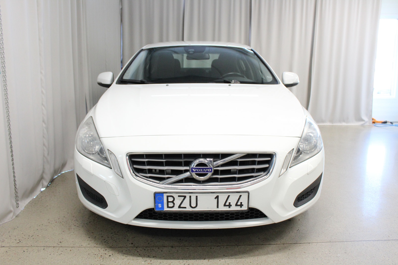 Volvo S60 T3 150HK, S&V-hjul, Kamrem bytt, Nyservad 2012 - miniatyr 4