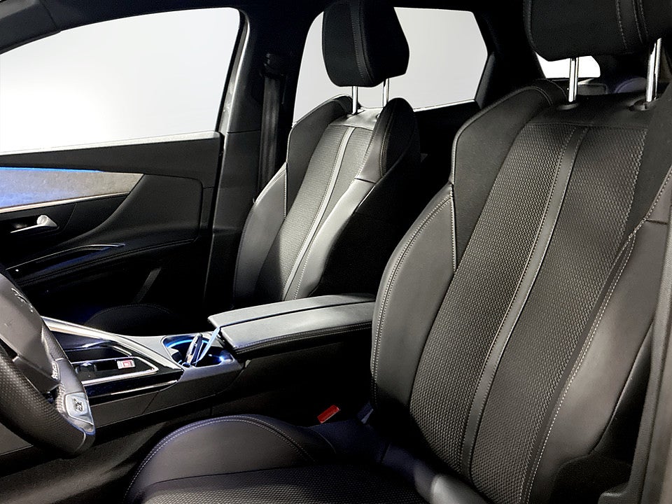 Bild på Peugeot 3008 GT 1.2 PT 130hk Aut B-KAMERA CARPLAY