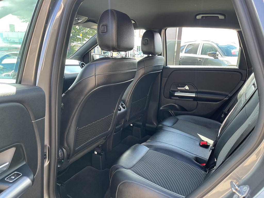 Mercedes-Benz B 180 7G-DCT 136 hk, automat, dragkrok