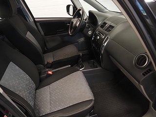 Halvkombi Suzuki SX4 10 av 19