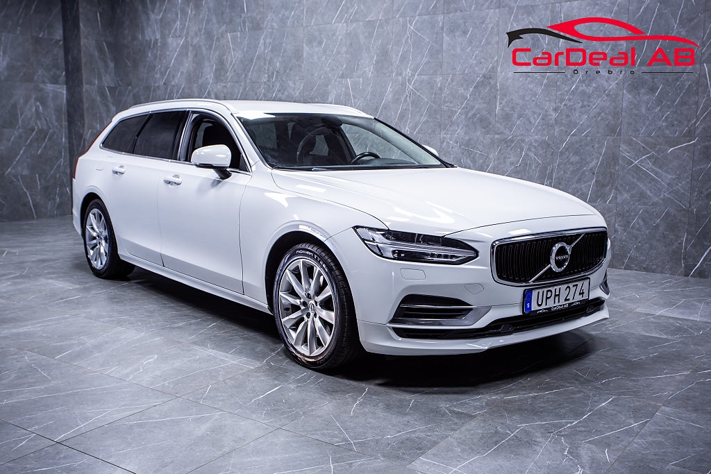 Volvo V90 Recharge T8 AWD Momentum Kamera CarPlay Navi Drag VOC