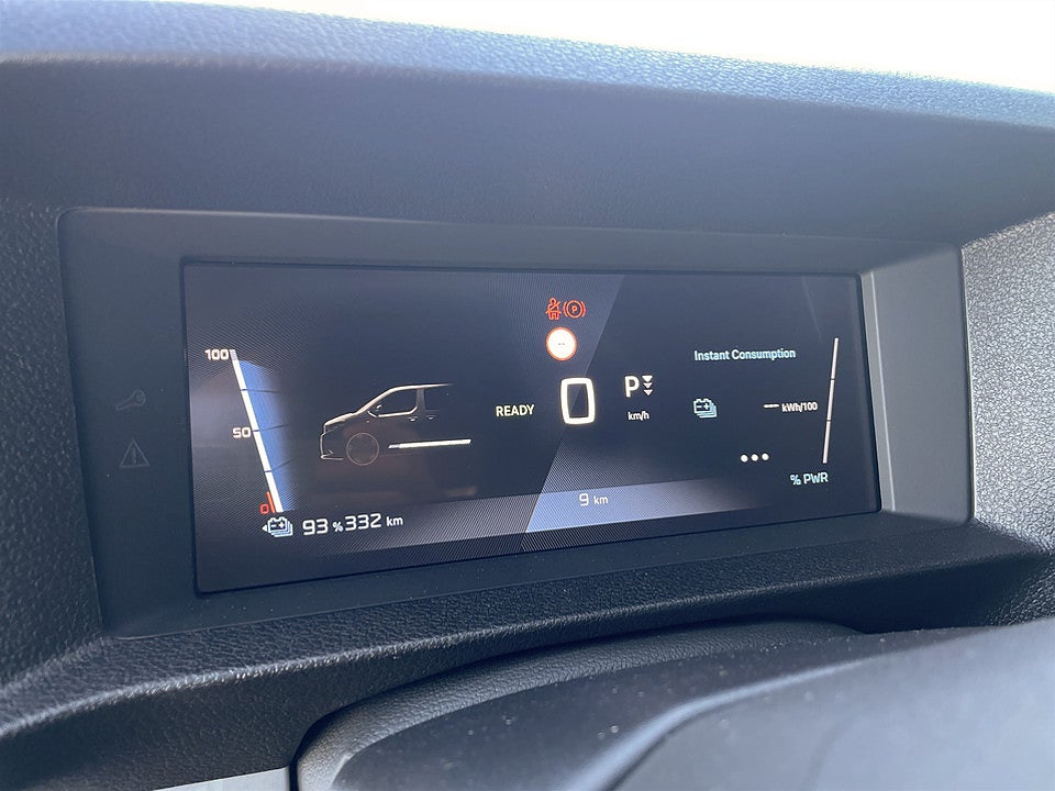 Bild på Peugeot e-Expert + L2 - EDITION! VÄRMARE & DRAGKROK INGÅR!