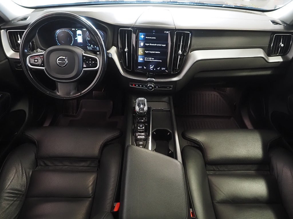 Volvo XC60 Recharge T6 AWD Inscription Pano Drag VOC Kamera Läder 2021