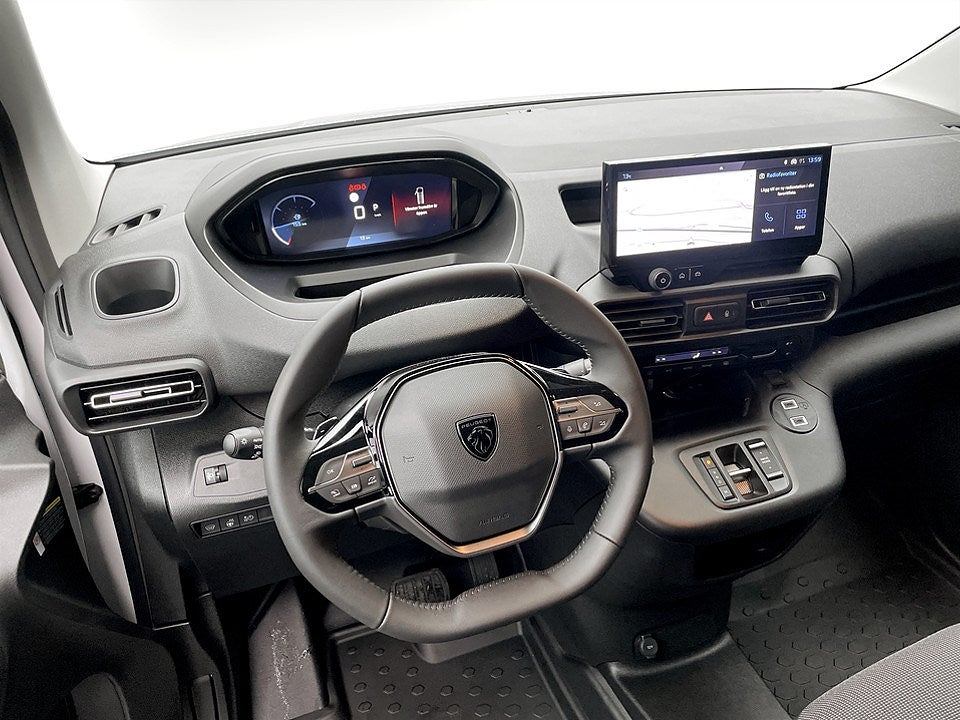 Bild på Peugeot Partner Plus 130hk AT8 L2 - DEMO