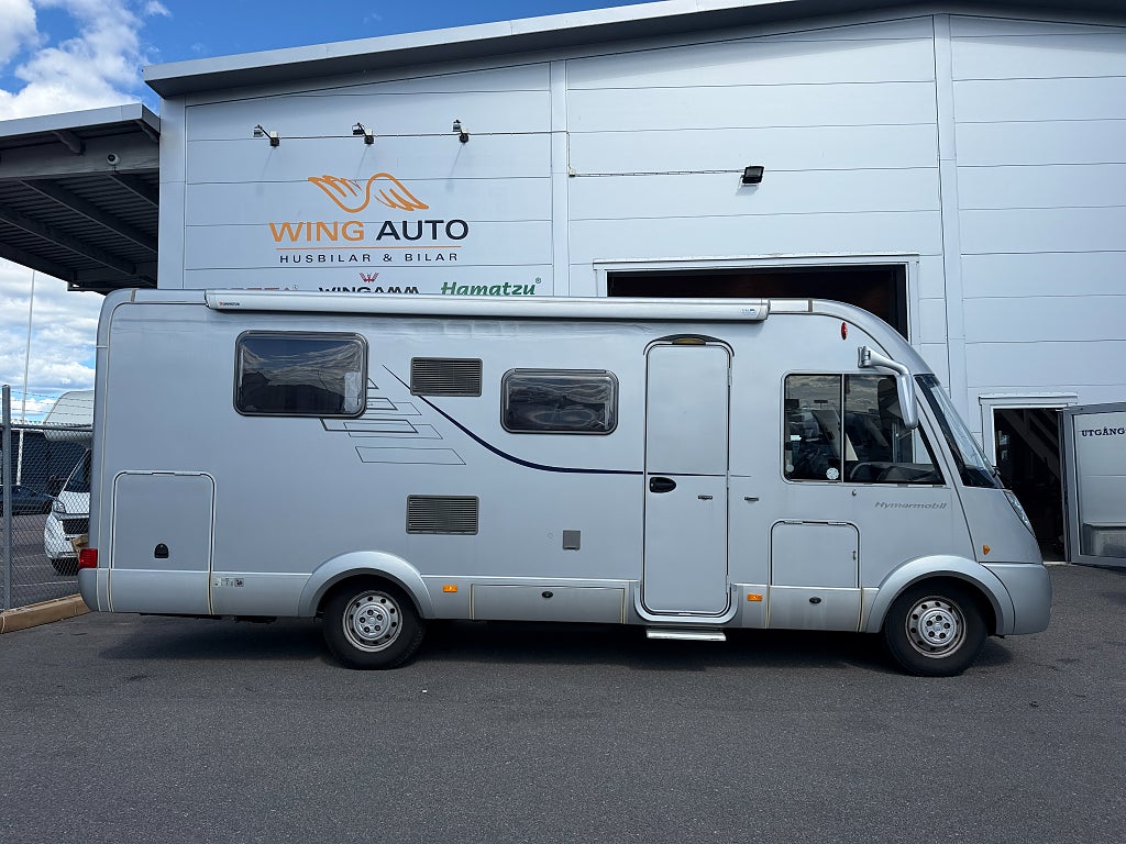 Hymer B 698 CL 158HK (Kamkedja) Queensbed & hyttsäng! Stort garage!