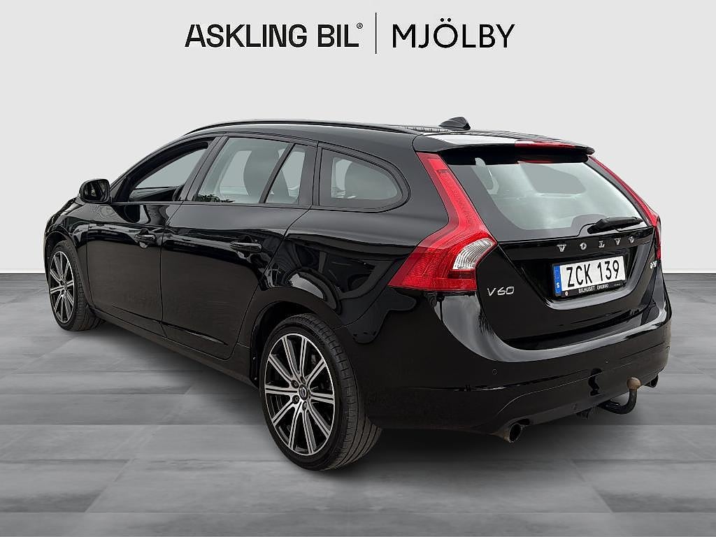 Volvo V60 2018 - miniatyr 2