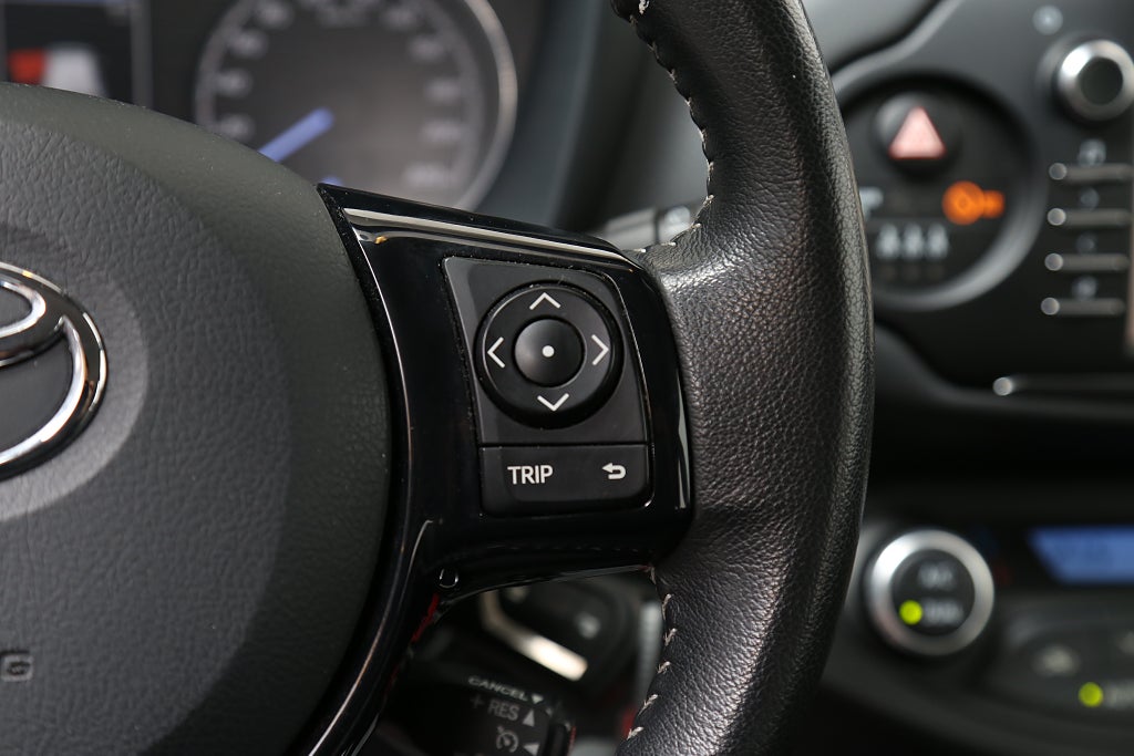 Toyota Yaris Hybrid e-CVT Touch & Go Edition Kamera Navi 2018