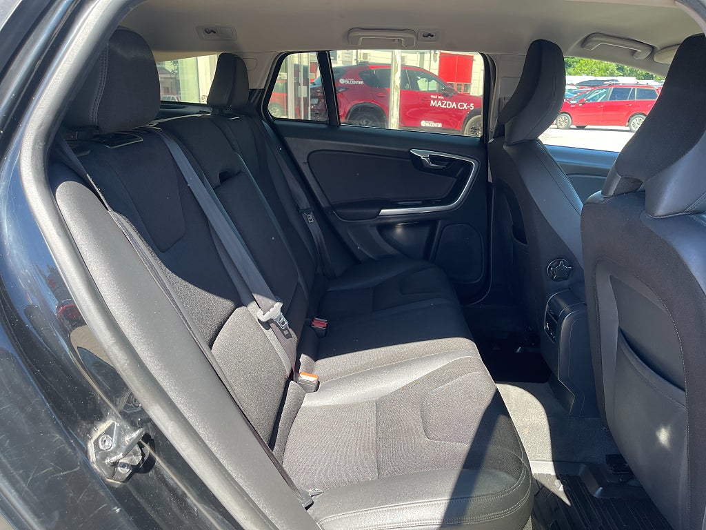 Volvo V60 DRIVe Momentum Dragkrok