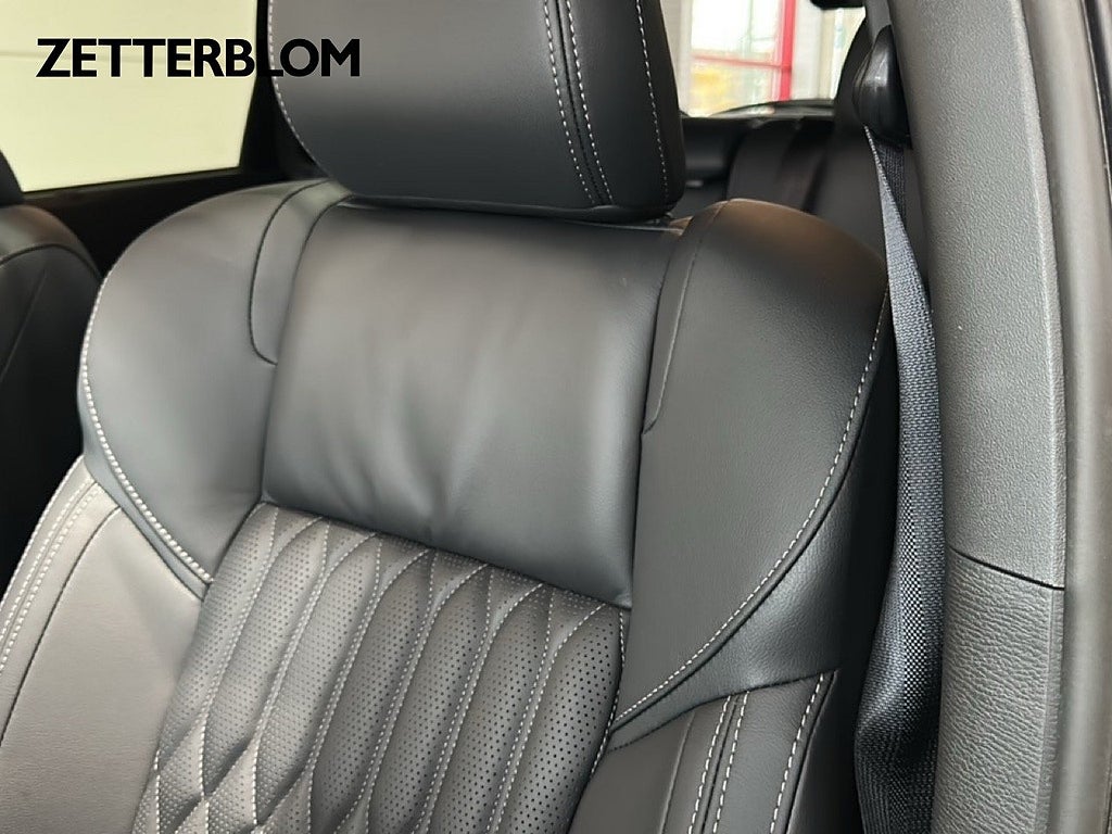 Kombi Mitsubishi Outlander 19 av 23