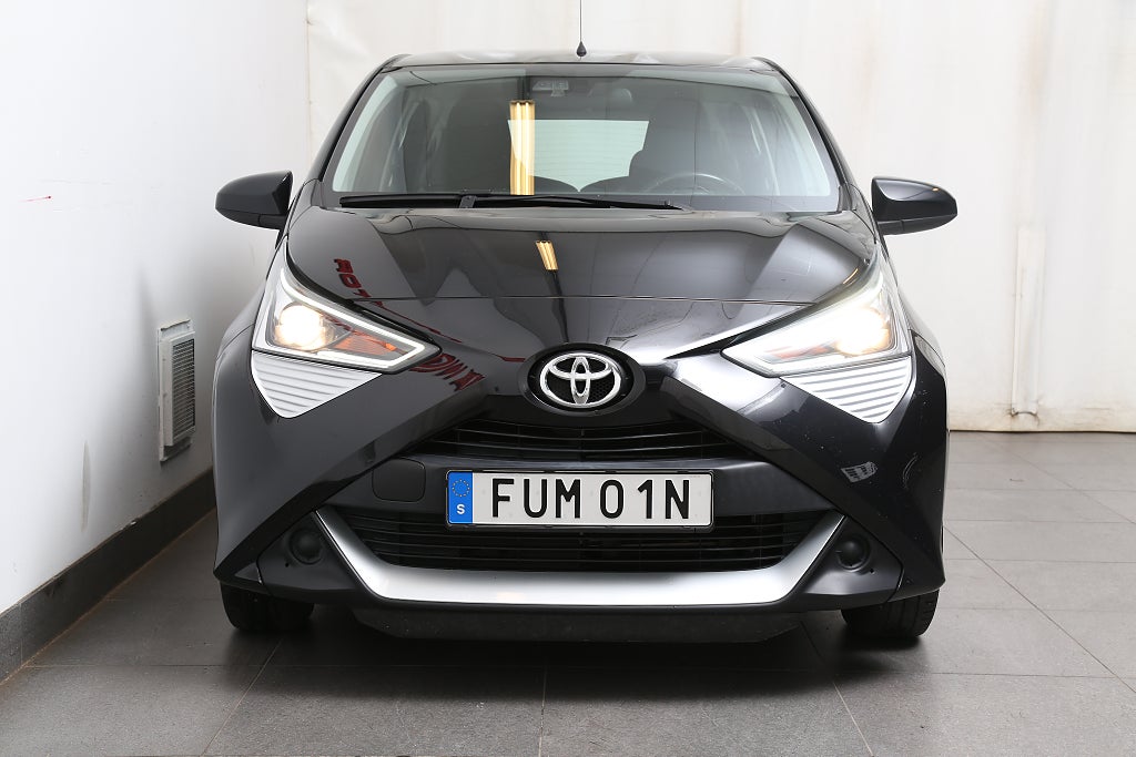 Toyota Aygo 1,0 VVT-i X-PLAY 5-dörrar CarPlay Kamera 2019