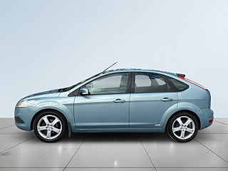Ford Focus 5-dörrars Flexifuel Nybes/SoV-Däck/Värmare/Extraljus – bild 4