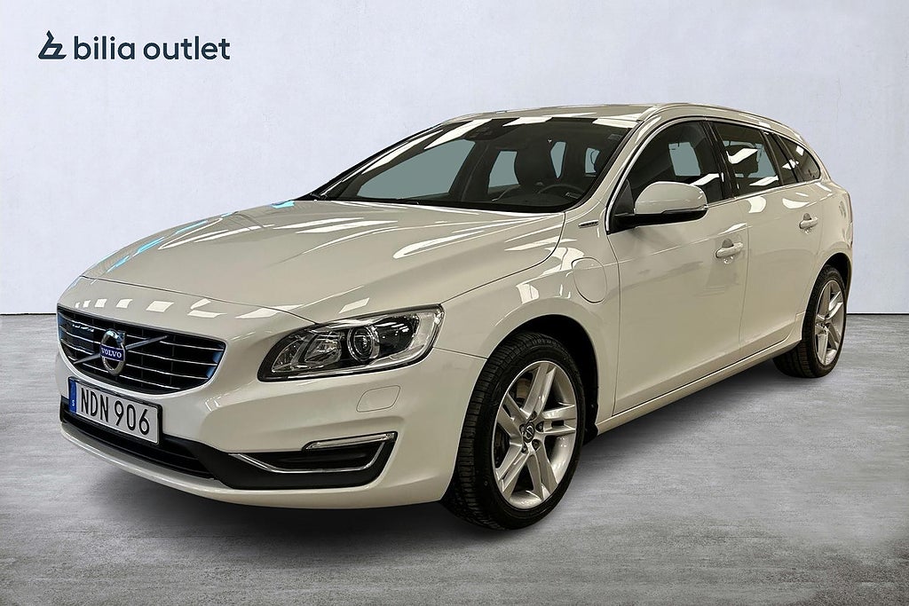 Volvo V60 D5 Plug-in Hybrid AWD Summum Ny Kamrem Skinn Drag Navi