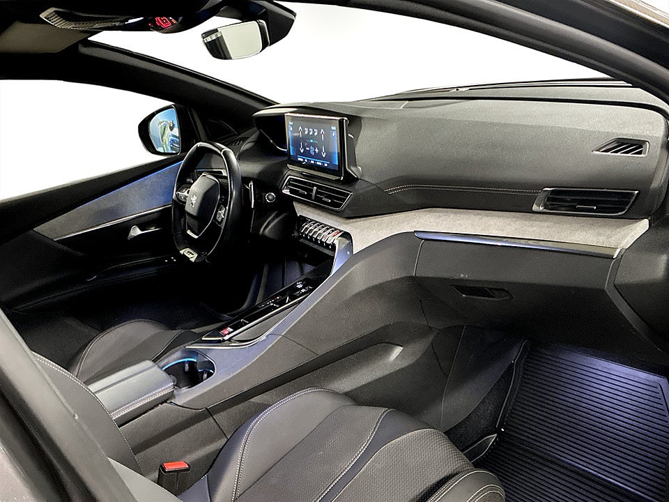 Bild på Peugeot 5008 GT 1.2 PT 130hk Aut 7-SITS B-KAMERA CARPLAY