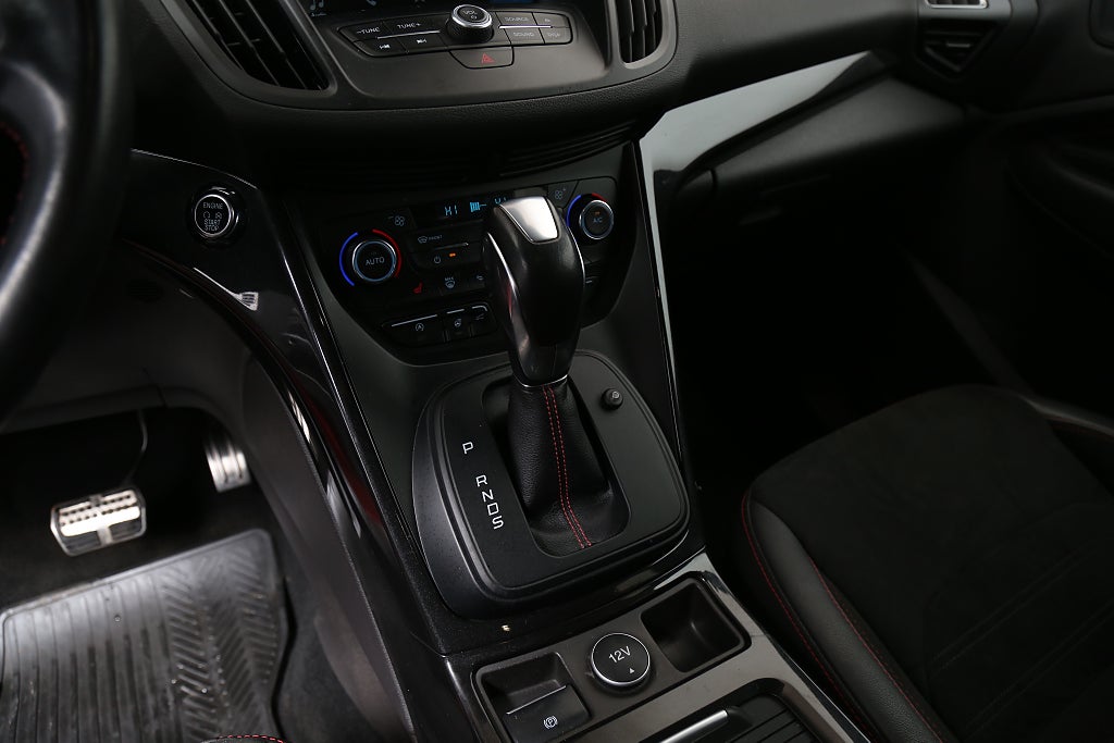 Ford Kuga 2,0 TDCi 180hk AWD ST-Line Aut Värmare Drag Stylingpkt 2018