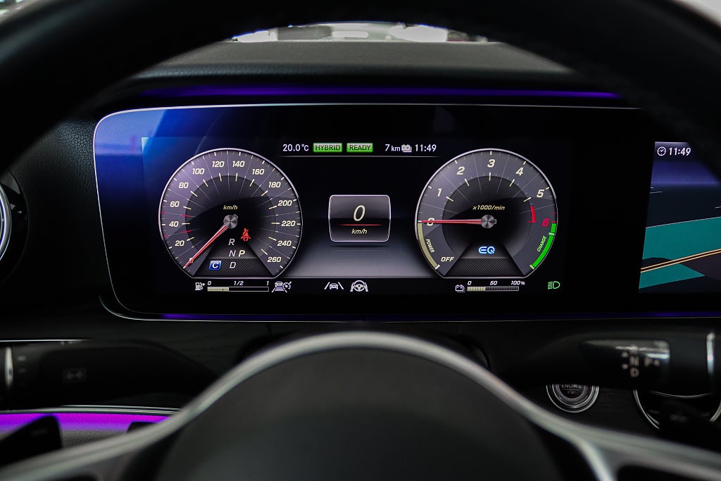 Mercedes-Benz E 300 de PLUG-IN AMG Pano Burmester 3D Widescreen Drag