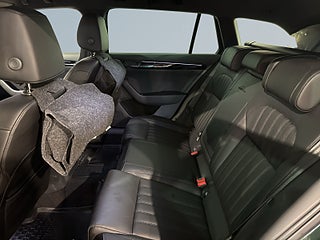 Skoda Superb Kombi TDI 4×4 Business Edt L&K Dvärm Canton Drag SoV – bild 13