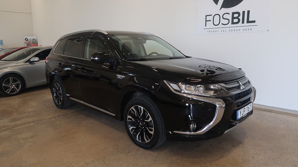Mitsubishi Outlander *RÄNTEKAMPANJ 3.45%* PHEV CVT Kamera Drag Nyservad
